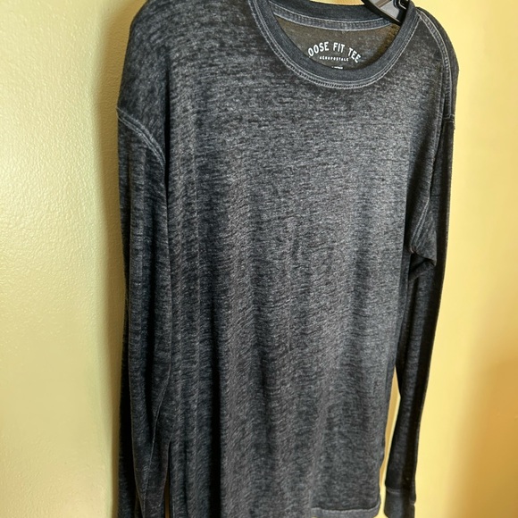 EUC AEROPOSTALE Long Sleeve Gray Shirt w/Scoop Neck Heathered - Picture 3 of 8
